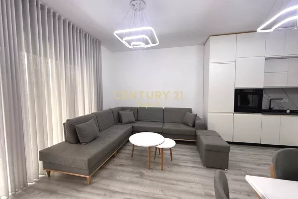 Appartamento in affitto a Tirana 2+1, Arredato