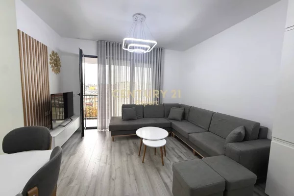 Appartamento in affitto a Tirana 2+1, Arredato