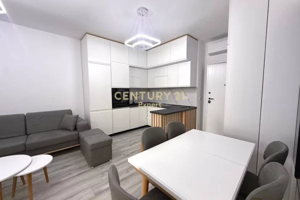 Appartamento in affitto a Tirana 2+1, Arredato