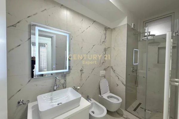 Appartamento in affitto a Tirana 2+1, Arredato