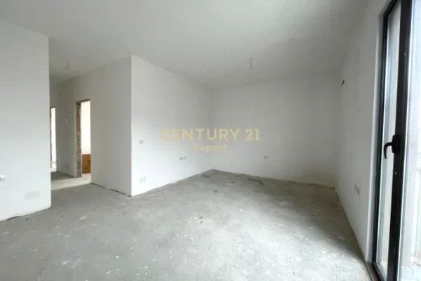 Appartamento in vendita a Tirana 3+1, Vuoto