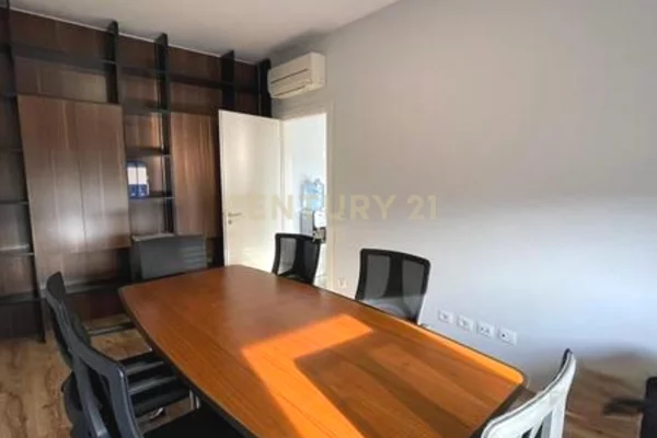 Jepet me qira ambient per zyra tek Zogu i Zi!