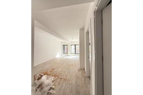 Shtepi ne shitje Apartament ne Tirane, 1+1, Mobilimi Bosh, pa mobiluar, Pagesa 145,000  Euro.