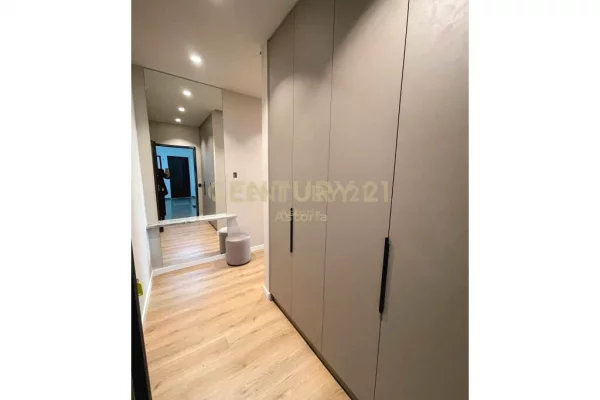 Appartamento in affitto a Tirana 2+1, Arredato