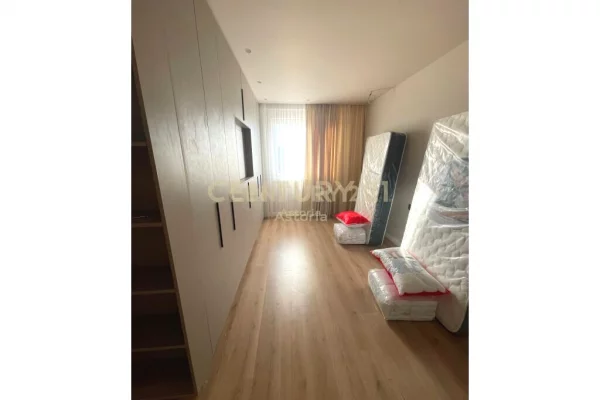 Appartamento in affitto a Tirana 2+1, Arredato