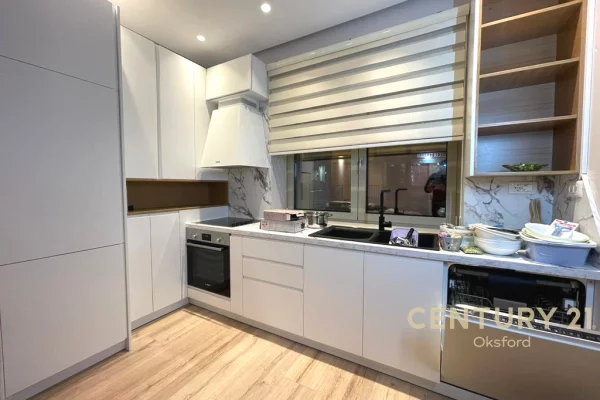 Appartamento in vendita a Tirana 2+1, Arredato