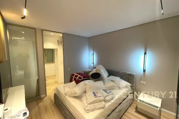 Appartamento in vendita a Tirana 2+1, Arredato