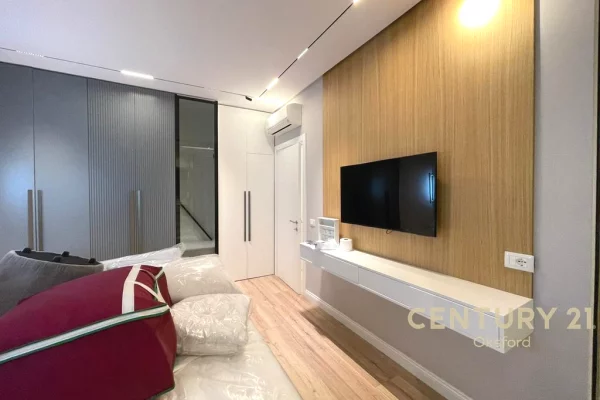 Appartamento in vendita a Tirana 2+1, Arredato