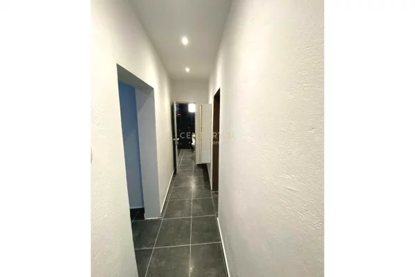 Appartamento in vendita a Tirana 2+1, Arredato