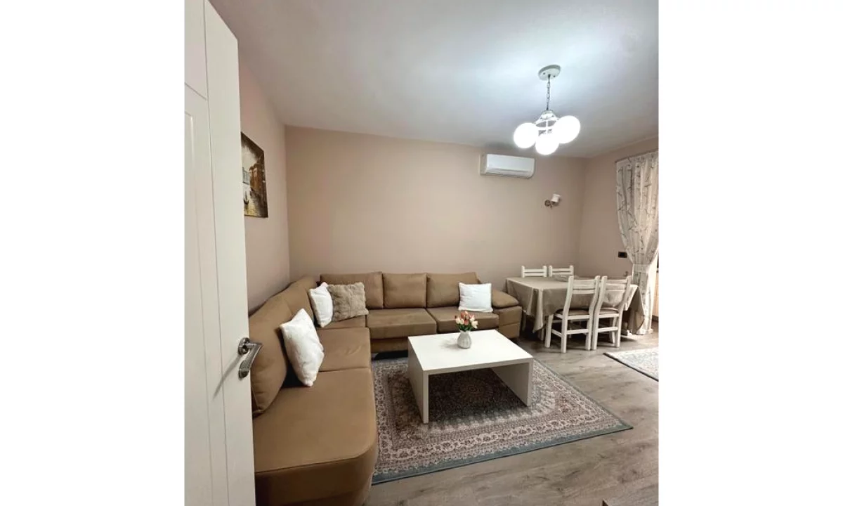 Appartamento in affitto a Tirana 2+1, Arredato