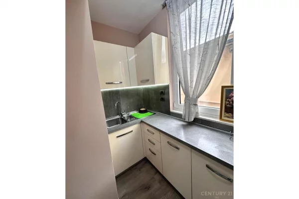 Appartamento in affitto a Tirana 2+1, Arredato