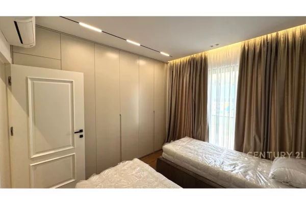 Duplex (casa a 2 piani) in affitto a Tirana 2+1, Arredato