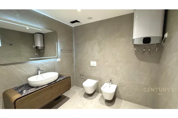 Duplex (casa a 2 piani) in affitto a Tirana 2+1, Arredato