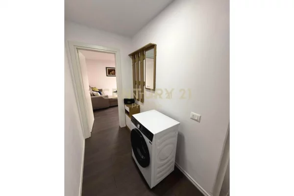 Appartamento in affitto a Tirana 1+1, SemiArredato