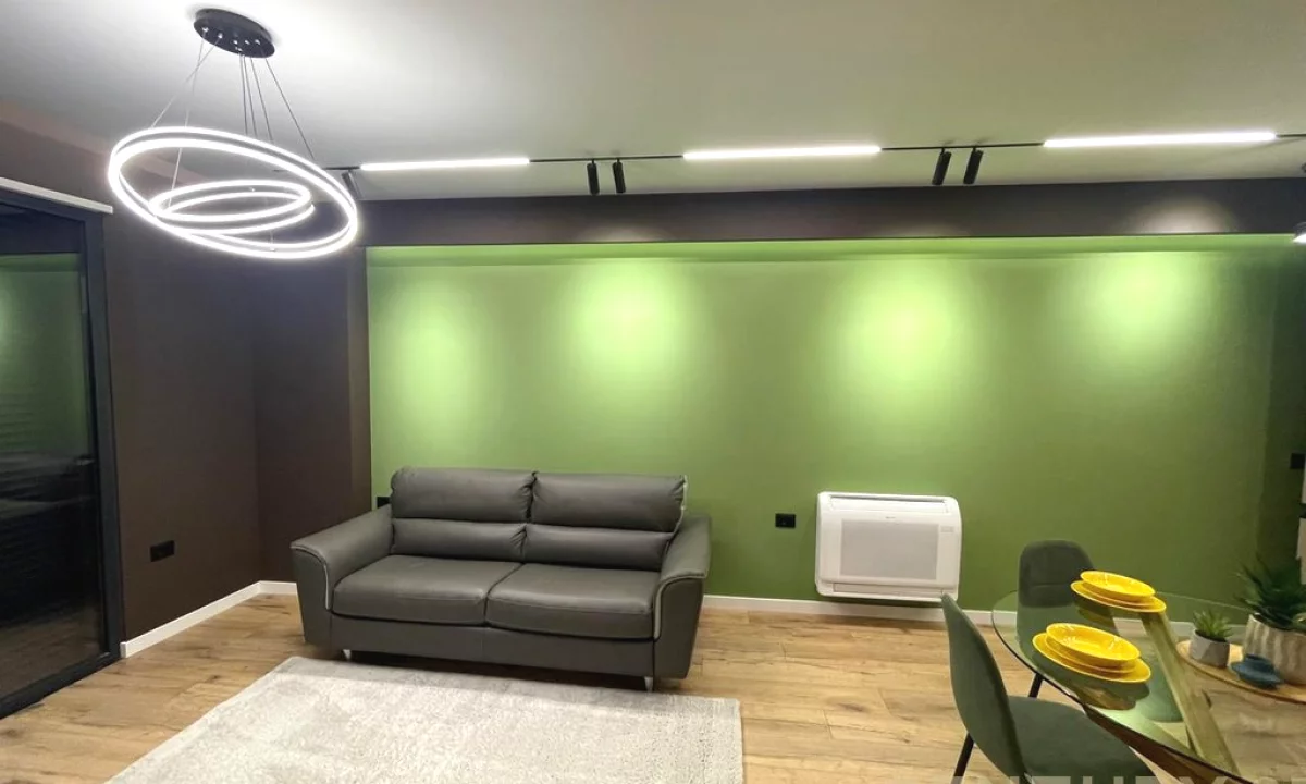 Appartamento in affitto a Tirana 2+1, Arredato