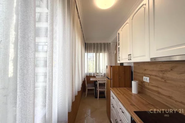 Shtepi me qera Apartament ne Tirane, 2+1, Mobilimi E mobiluar, Pagesa 830  Euro.