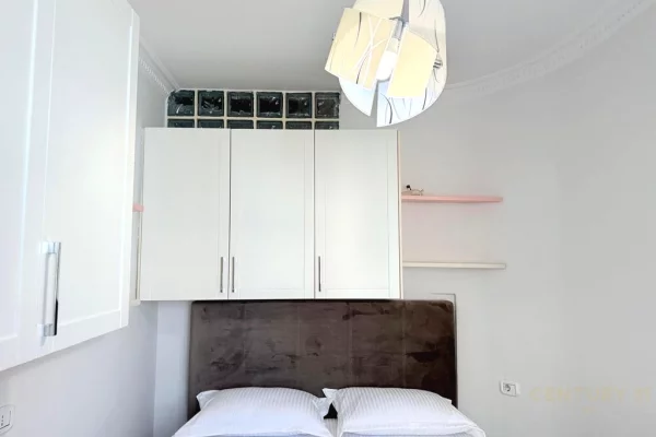 Shtepi me qera Apartament ne Tirane, 2+1, Mobilimi E mobiluar, Pagesa 830  Euro.