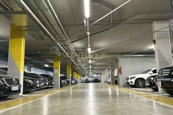 Business Property in Sale 4+1 in Tirana - 185,000 Euro