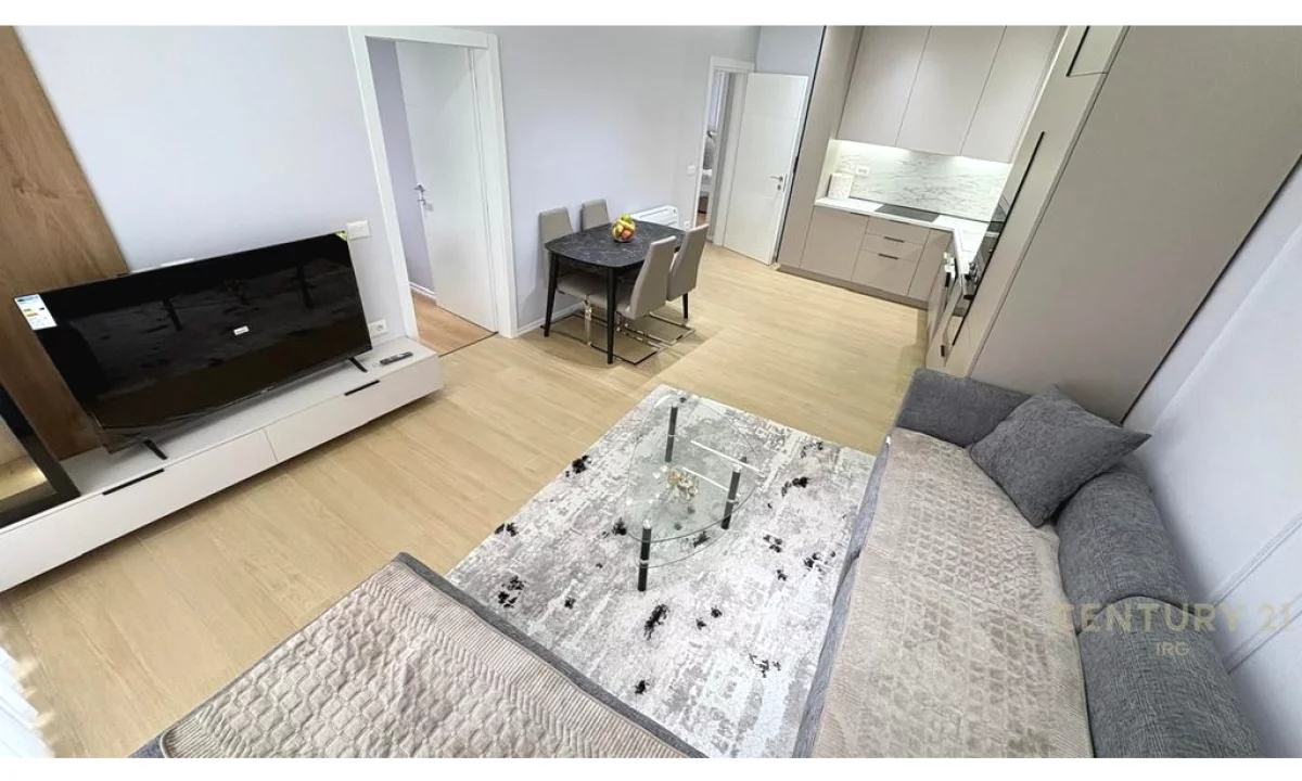 Appartamento in affitto a Tirana 2+1, Arredato