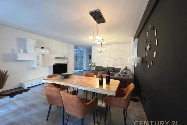 Appartamento in affitto a Tirana 2+1, Arredato