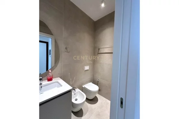 Appartamento in affitto a Tirana 2+1, Arredato