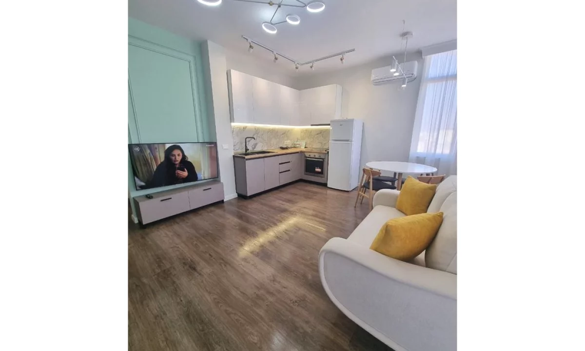 Appartamento in vendita a Tirana 1+1, Arredato