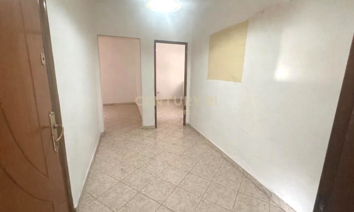 Appartamento in vendita a Tirana 1+1, Vuoto