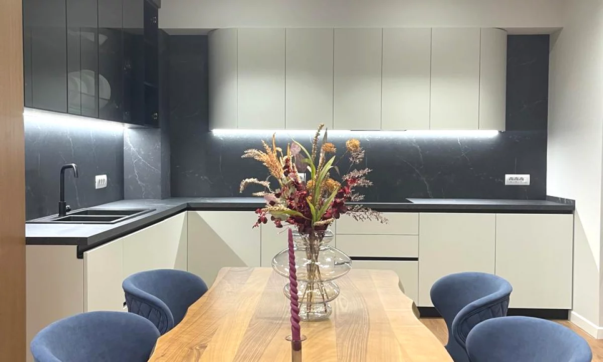 Appartamento in affitto a Tirana 2+1, Arredato