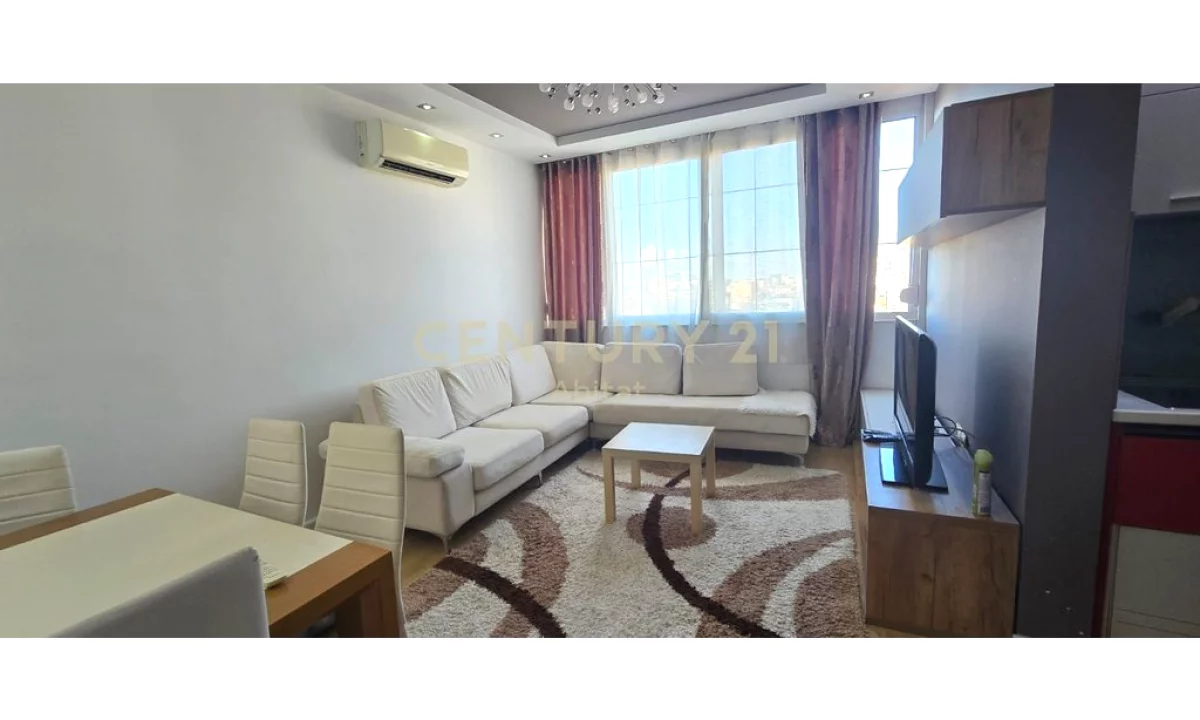 Appartamento in affitto a Tirana 2+1, Arredato