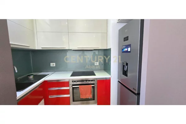 Appartamento in affitto a Tirana 2+1, Arredato