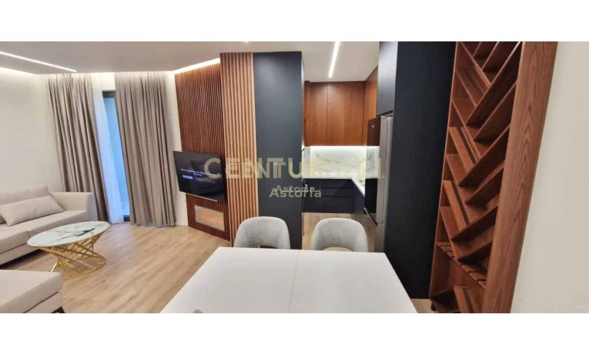 Appartamento in affitto a Tirana 2+1, Arredato