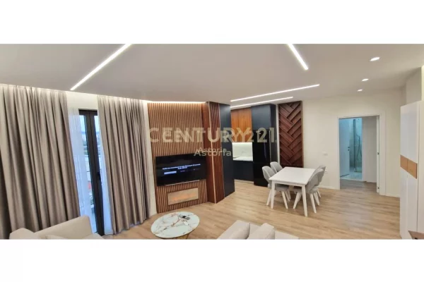 Appartamento in affitto a Tirana 2+1, Arredato