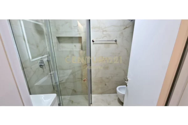 Appartamento in affitto a Tirana 2+1, Arredato