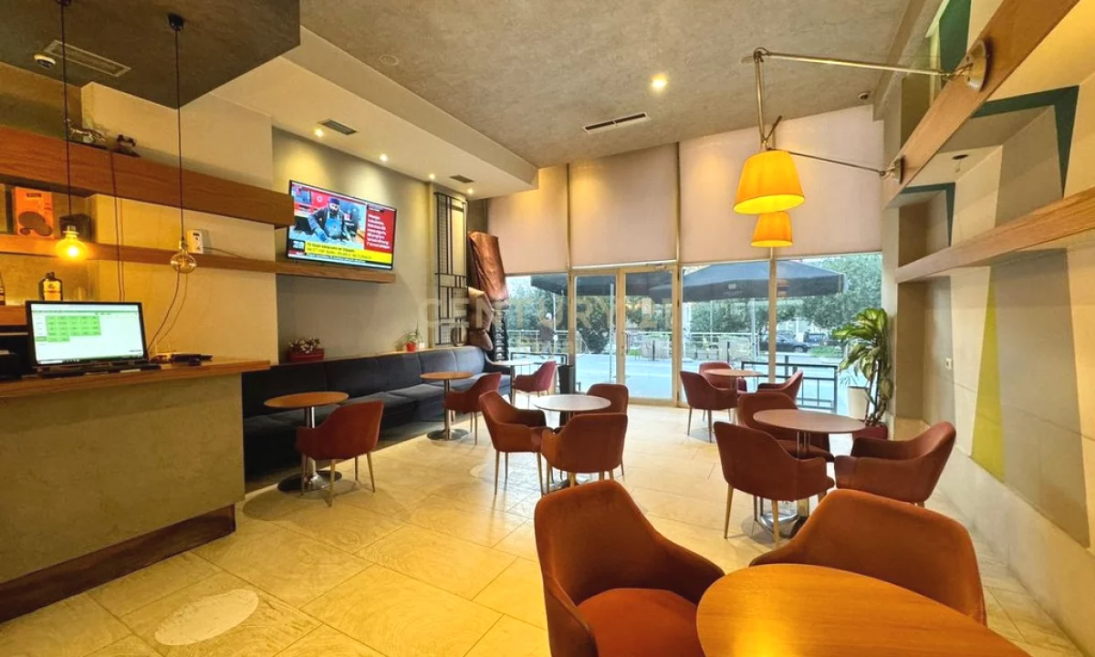 Ambient komercial (bar/caffe) per Shitje ne Astir