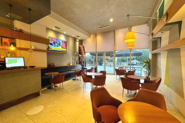 Ambient komercial (bar/caffe) për Shitje në Astir