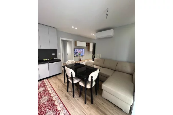 Appartamento in affitto a Tirana 2+1, Arredato