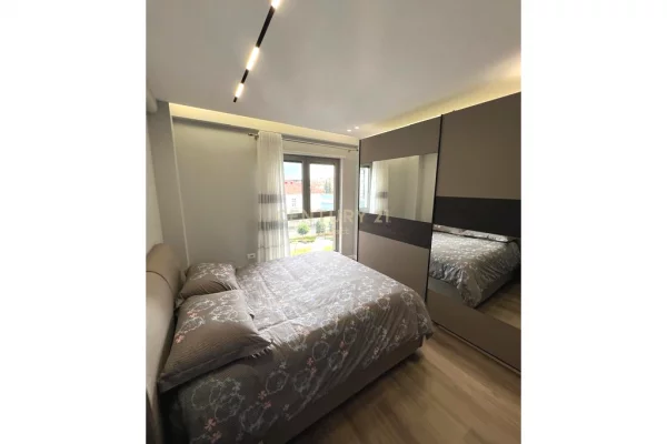 Appartamento in affitto a Tirana 2+1, Arredato