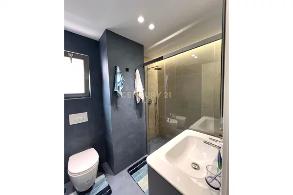 Appartamento in affitto a Tirana 2+1, Arredato