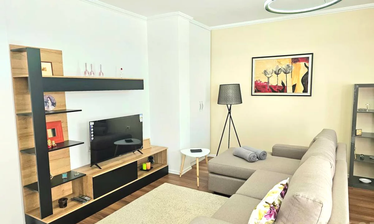 Appartamento in affitto a Tirana 1+1, Arredato