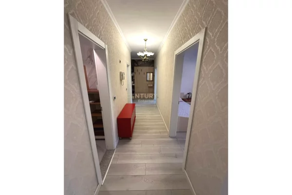 Appartamento in affitto a Tirana 2+1, Arredato