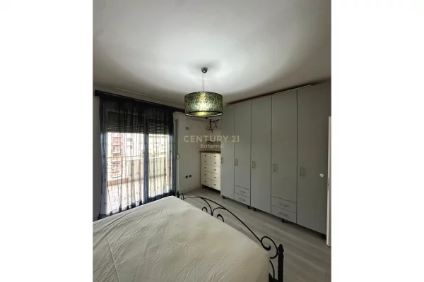 Appartamento in affitto a Tirana 2+1, Arredato