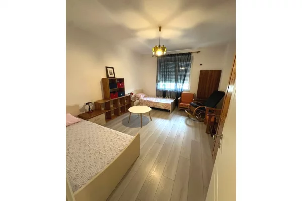 Appartamento in affitto a Tirana 2+1, Arredato