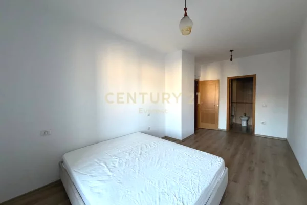 Appartamento in affitto a Tirana 3+1, Arredato