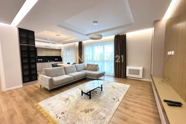 Appartamento in affitto a Tirana 3+1, Arredato