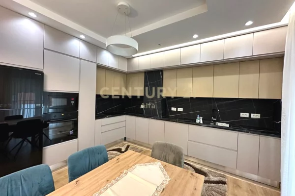 Appartamento in affitto a Tirana 3+1, Arredato