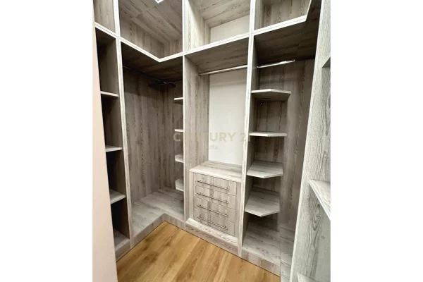 Appartamento in affitto a Tirana 3+1, Arredato