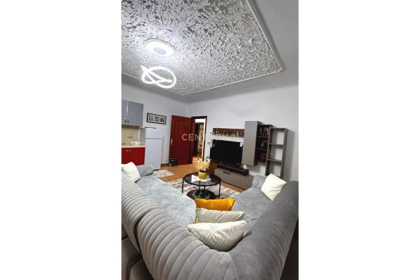 Appartamento in affitto a Tirana 2+1, Arredato