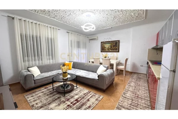 Appartamento in affitto a Tirana 2+1, Arredato