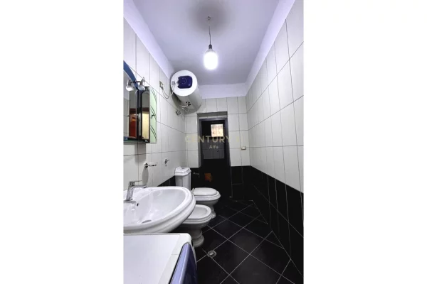 Appartamento in affitto a Tirana 2+1, Arredato