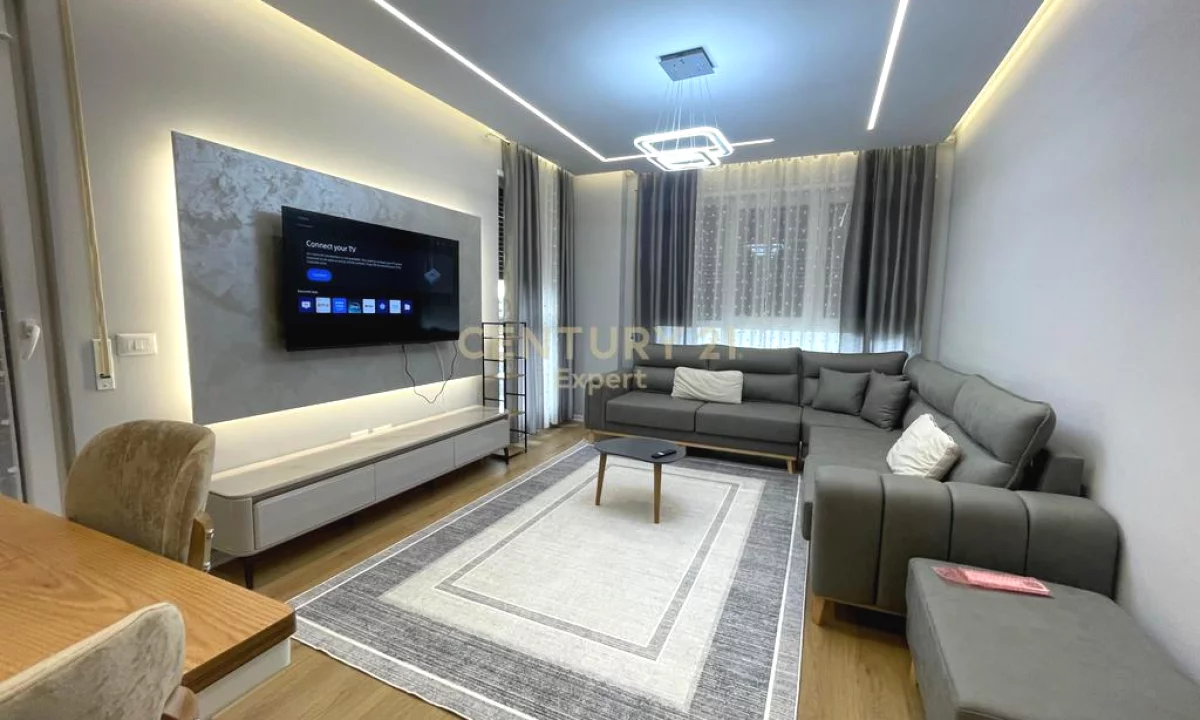 Appartamento in affitto a Tirana 2+1, Arredato